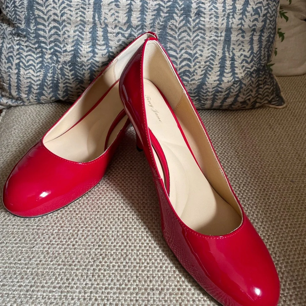 Red Patent Round-Toe Women’s Flats - Unbranded